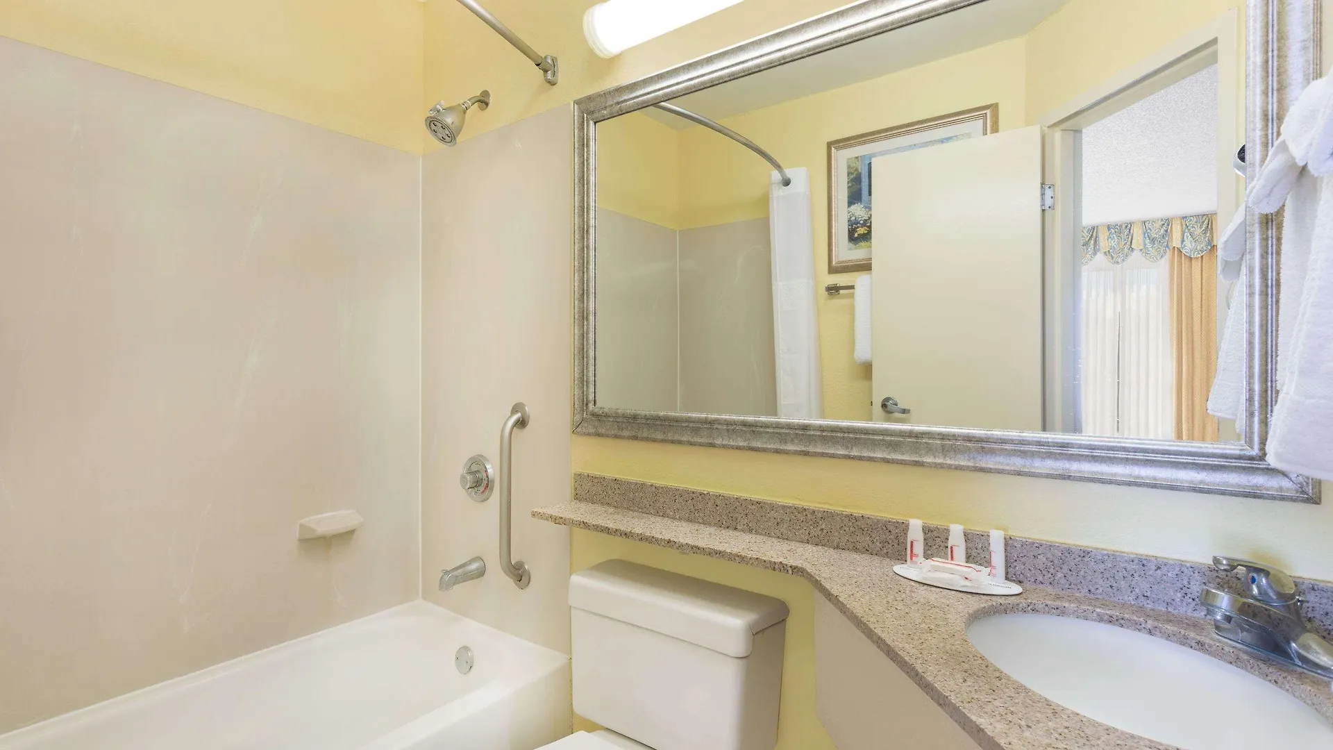 Baymont By Wyndham Savannah Midtown Stati Uniti