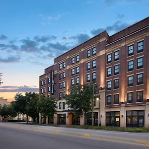 Fairfield & By Marriott Downtown Historic District *** Savannah
