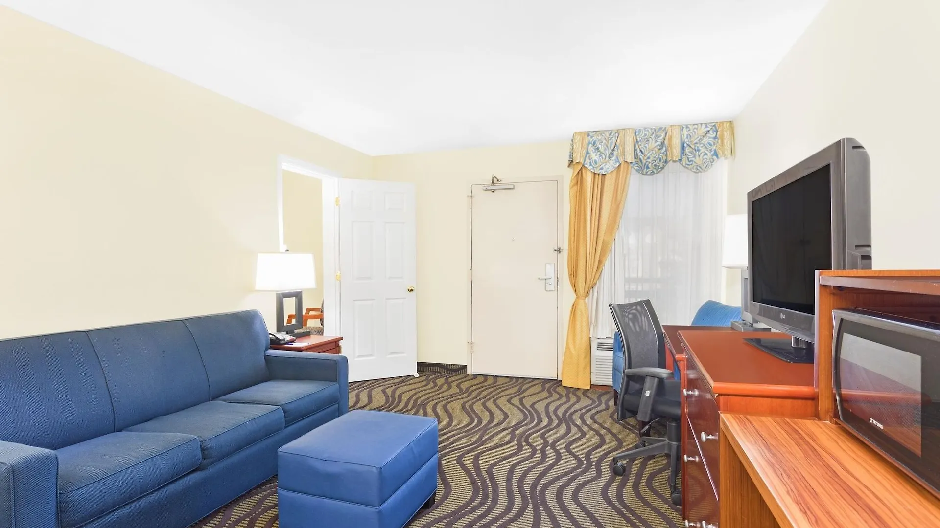 Hotel Baymont By Wyndham Savannah Midtown