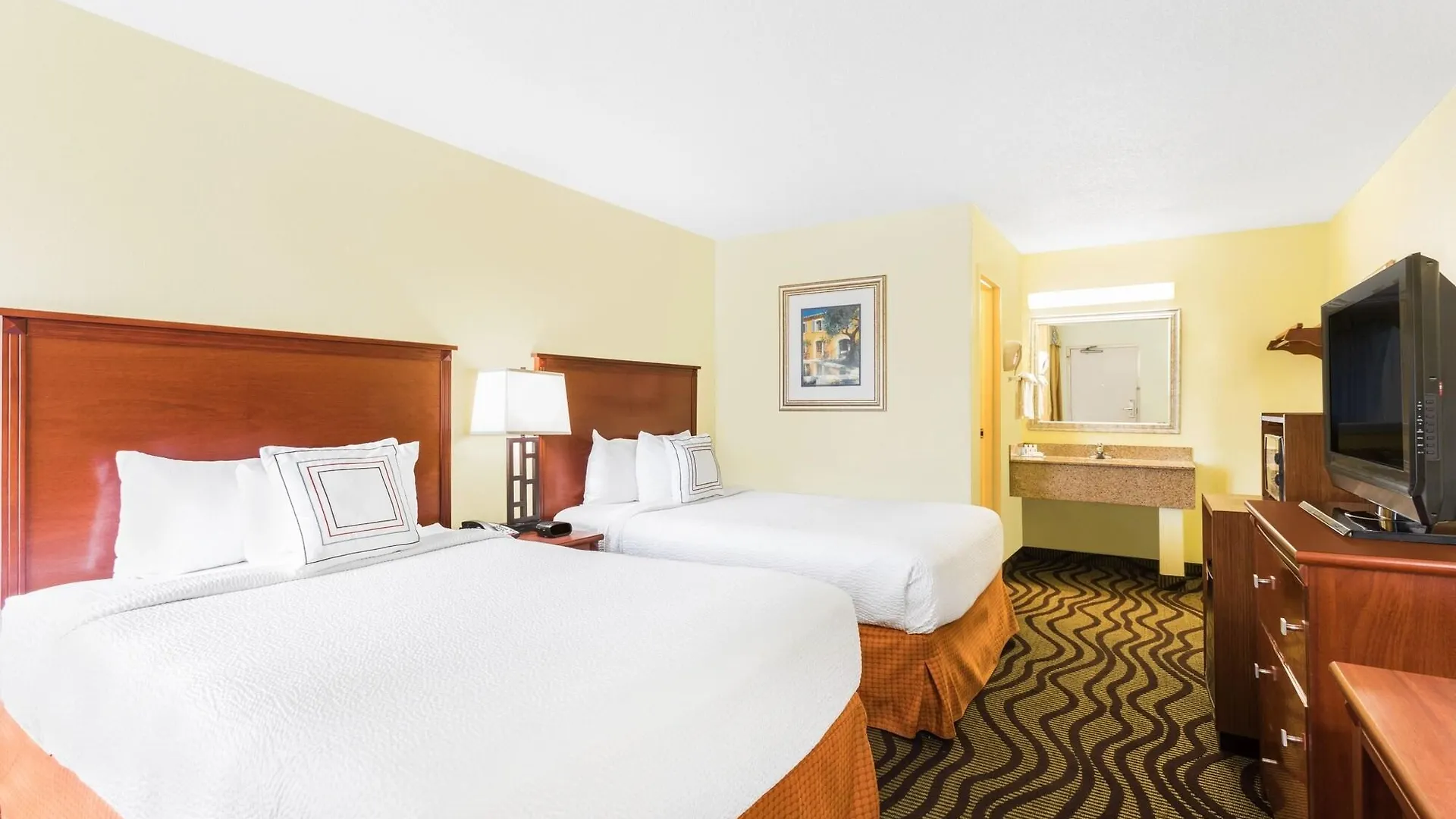 *** Hotel Baymont By Wyndham Savannah Midtown USA