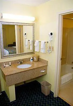 Hotel Baymont By Wyndham Savannah Midtown